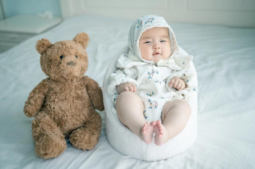 河源宝宝吃不饱母乳的症状